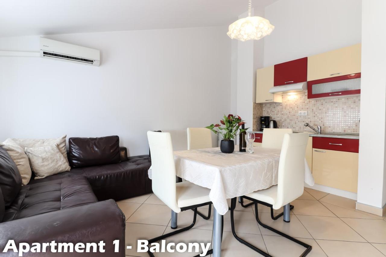 Apartments Juric Върсар Екстериор снимка