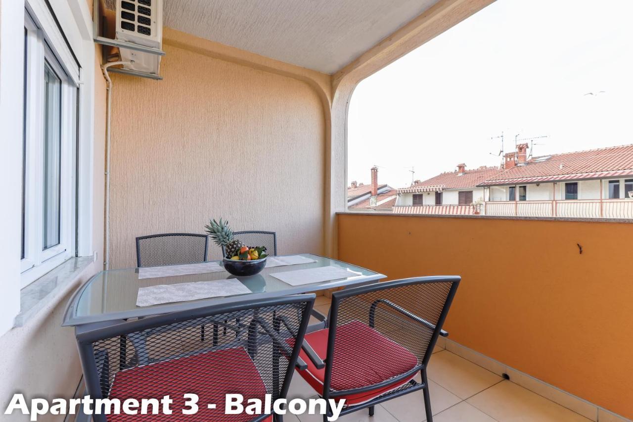 Apartments Juric Върсар Екстериор снимка