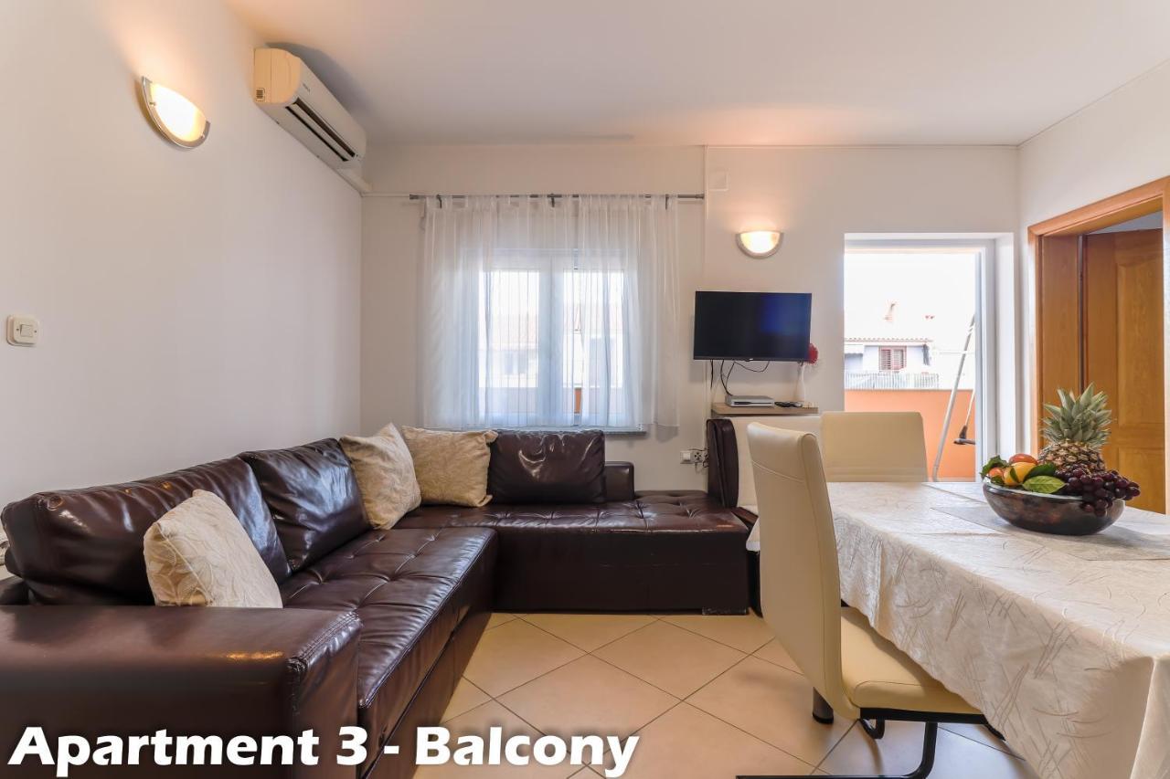 Apartments Juric Върсар Екстериор снимка