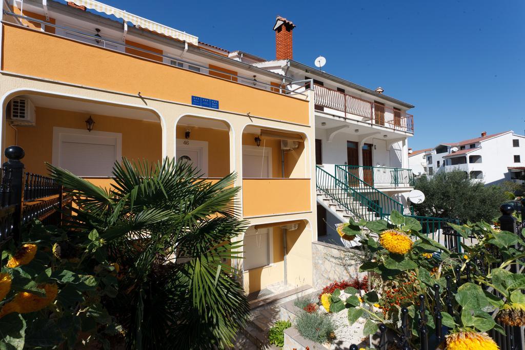 Apartments Juric Върсар Екстериор снимка